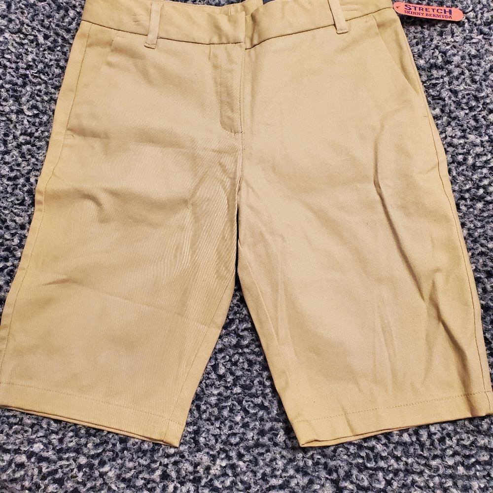 NWT Izod Stretch Bermuda Shorts
